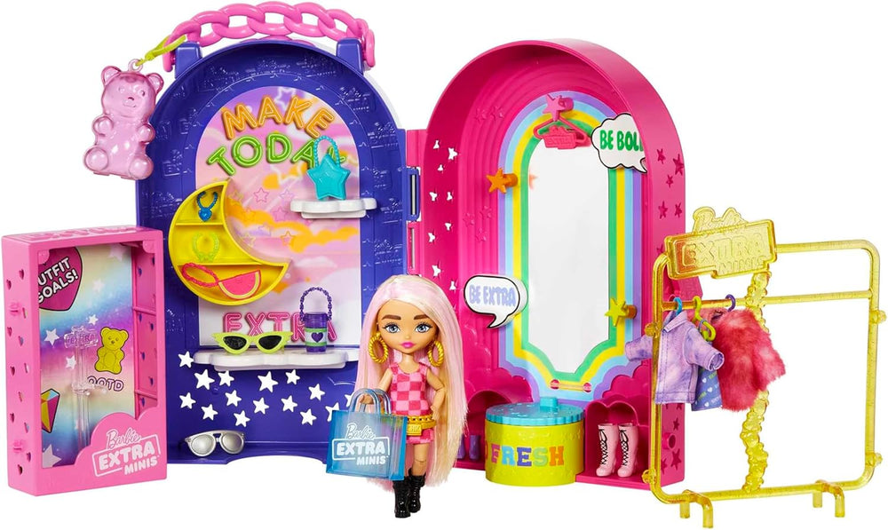 Barbie Extra Minis, Păpușă Extra Mini și Set de Joacă Boutique, Dulap cu Dulapuri, Rafturi, Oglinzi, Platformă 360, Păpușă Extra Mini cu Accesorii de Păr Roz, HHN15