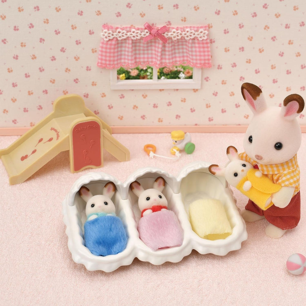 Sylvanian Families L5532 Kit de pornire pentru tripleți - Casa de păpuși Playset Papusi Naty Shop