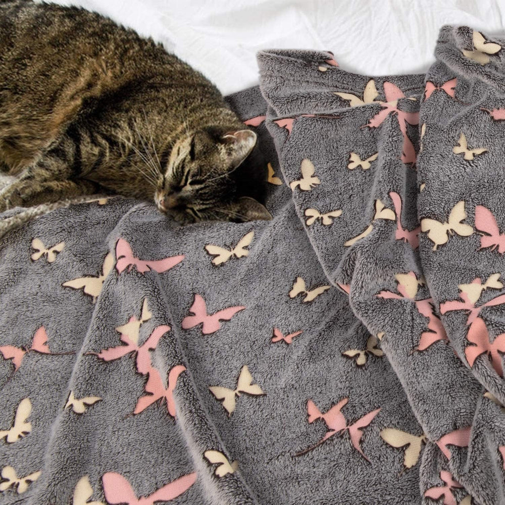 Kanguru Glow Tagesdecke, im Dunkeln leuchtende Decke, Schmetterlingsdecke, weiche Decke, 130 x 150 cm, leuchtende Sofa-Tagesdecke. Im Dunkeln leuchtende Kinderdecke, grau. Betten und Decken. Besuchen Sie den Kanguru-Store