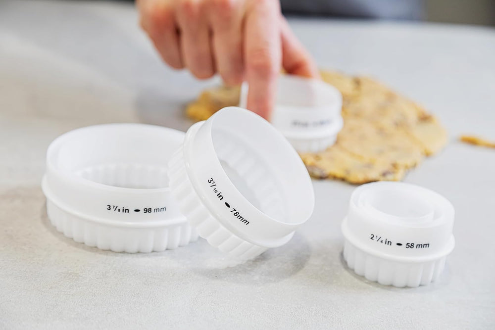 Moară de sare MasterClass cu aspect de cupru ciocănit, râșniță de condimente din oțel inoxidabil, mecanism de măcinare ceramic pentru durabilitate maximă, 15 cm