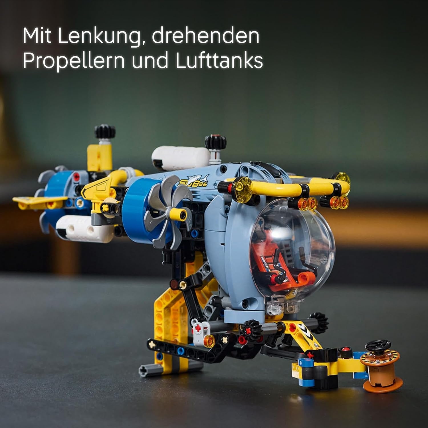 LEGO Technic Deep Sea Forscher U-Boot Spielzeug, Bauspielzeug für Kinder, Jungen und Mädchen ab 9 Jahren, kreative Geschenideen zum Geburtstag, baubares Fahrzeug, mit drehenden Propellern 42201