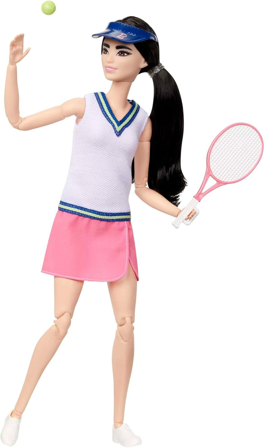 Păpușă Barbie Made to Move - Jucătoare de tenis cu rachetă și minge - Păpușă cu 22 de articulații pentru joacă realistă, fani ai tenisului și copii cu vârsta de 3 ani și peste, HKT73