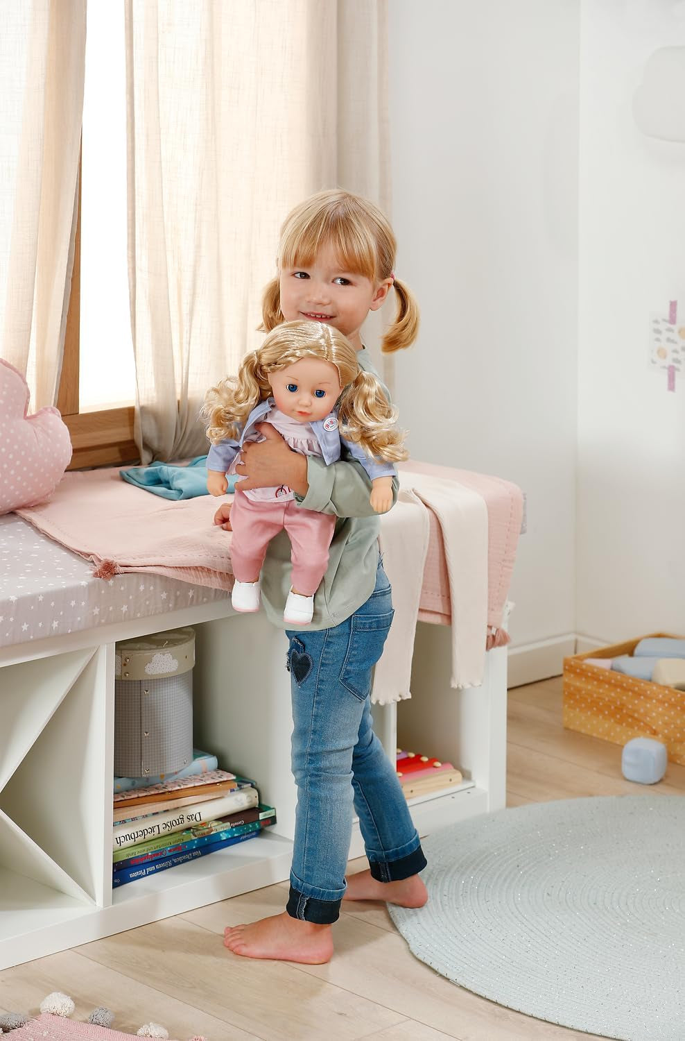 BABY born Sophia Rose - Păpușă moale de 36 cm - Păpușă cu păr blond de înaltă calitate și ochi adormiți - Potrivită pentru copii de la 1 an