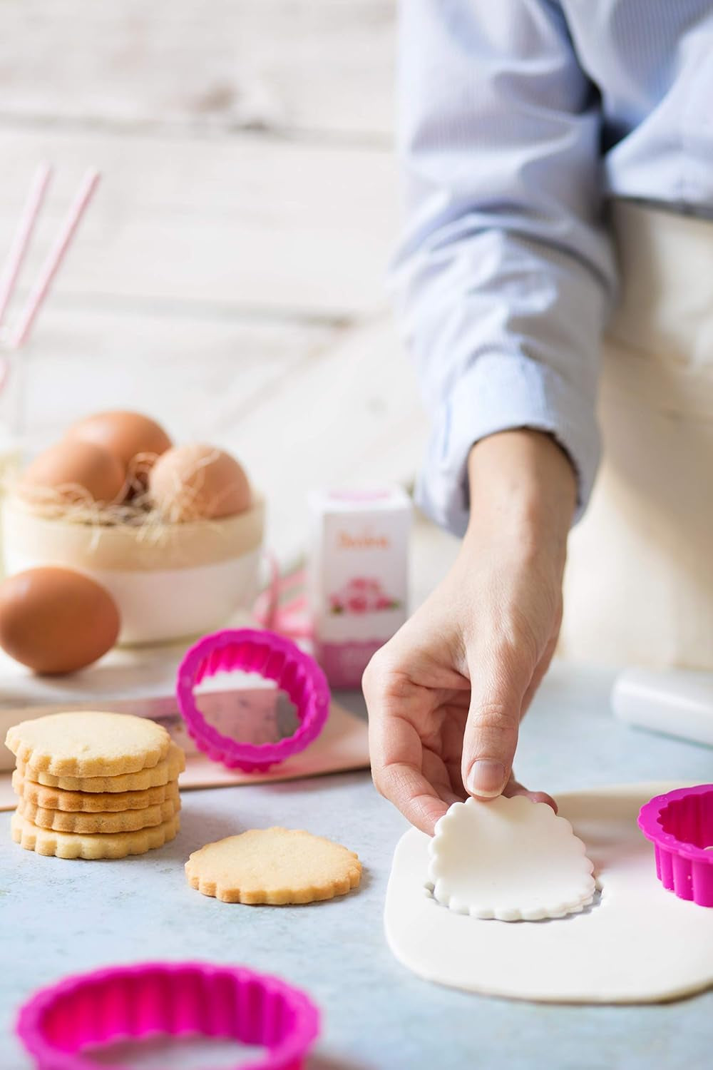 0255301 Set forme de biscuiți, rotunde-ondulate, 6 piese, 1,5/2,5/3,5/5/6,5/8 cm