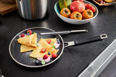 RÖSLE SILENCE PRO Pfannkuchenpfanne, hochwertige kratzfeste Proresist-Antihaftbeschichtung, 18/10 Edelstahl, geeignet für Induktionstöpfe und Pfannen Naty Shop