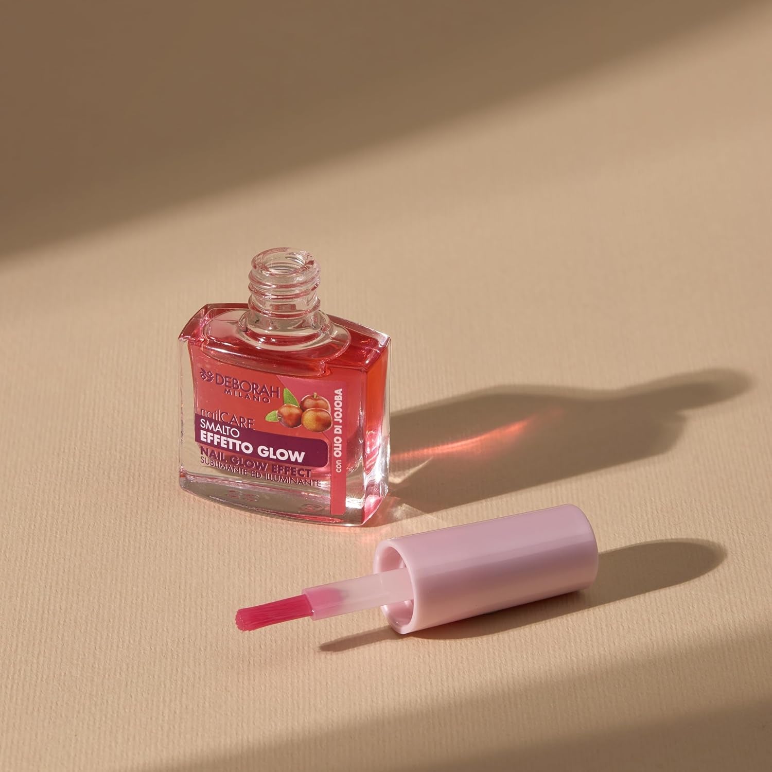 Nagellack von Milano für brüchige Nägel, brüchiger, glänzender Effekt, hellt die Nägel auf und verschönert sie, mit Jojobaöl, verstärkt die natürliche Nagelfarbe, 8,5 ml