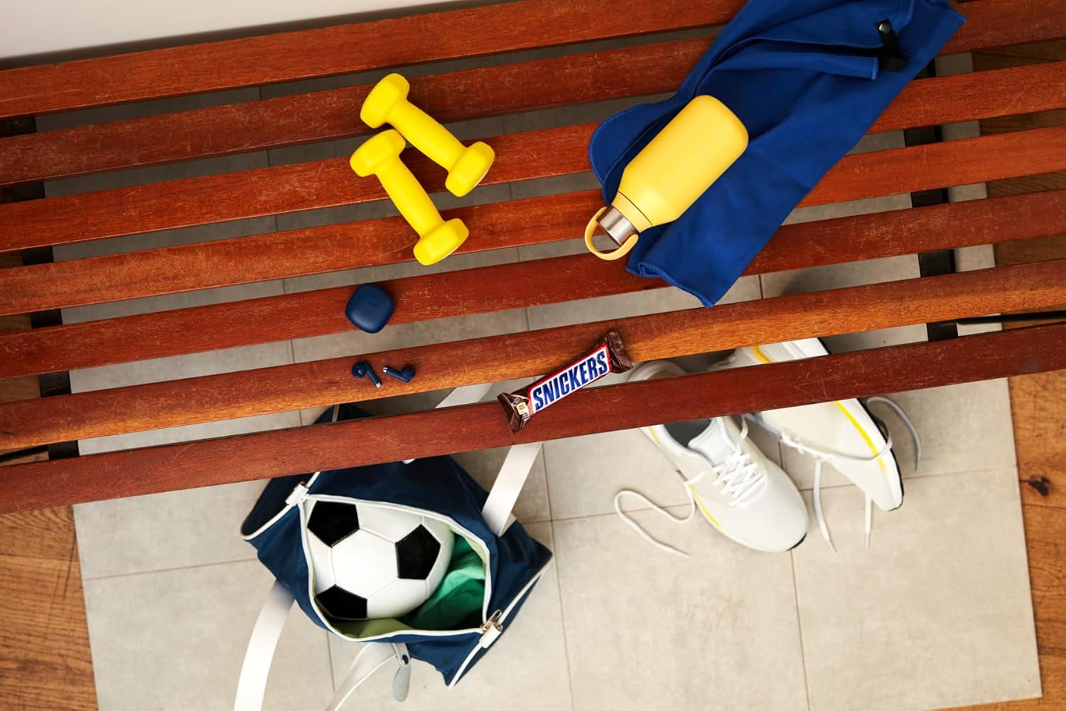 Eine große Schokoladenpackung mit 32 Tafeln à 50 g.