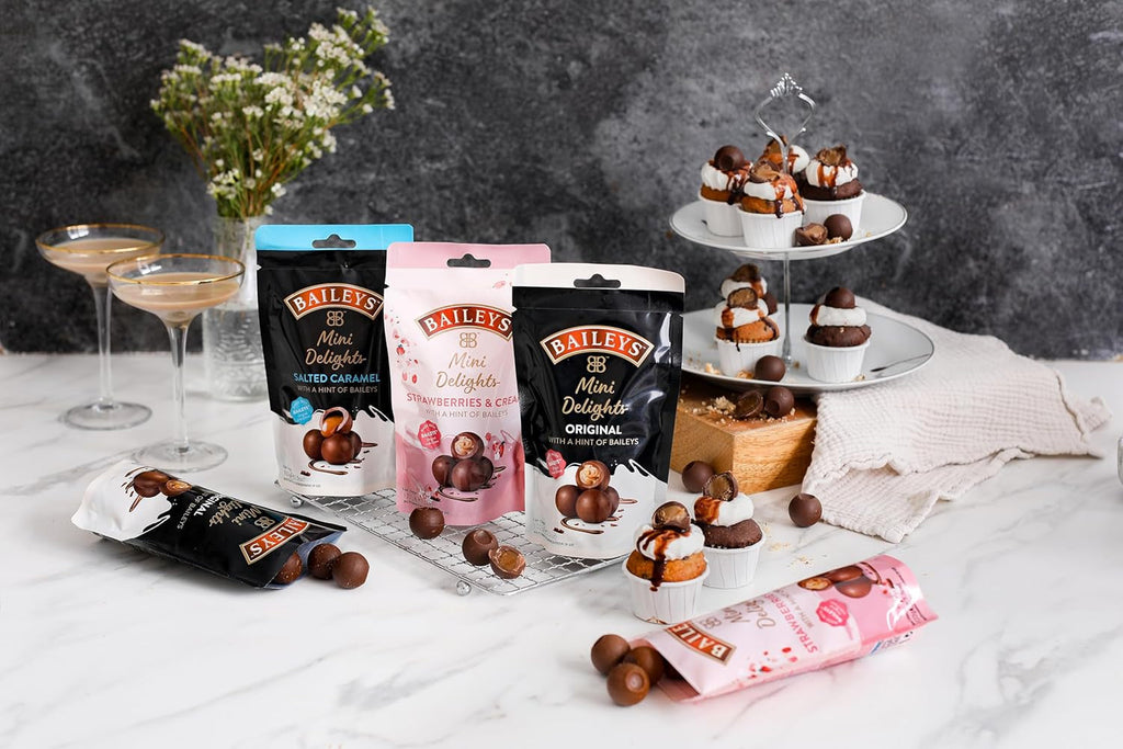 Baileys Chocolate Mini Delights Strawberries & Cream | 1 X 102 G | Zartschmelzende Mini-Pralinen | Pralinen Geschenk | Gefüllt Mit Baileys Likör Naty Shop