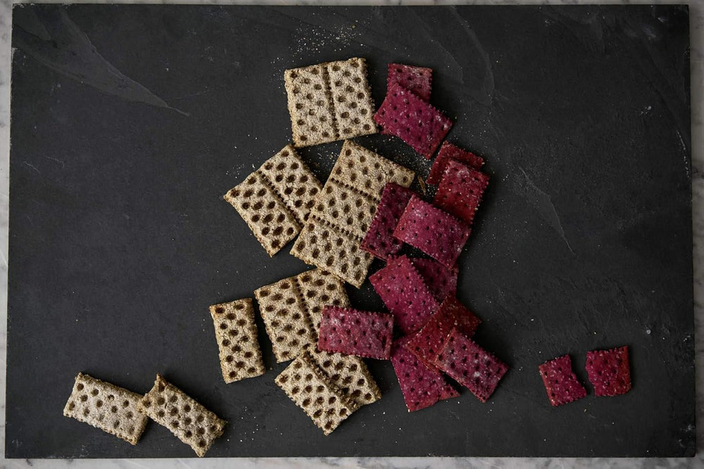 Betty Bossi Cracker Roller, das ideale Küchenhelfer für die Herstellung von Knäckebrot und Crackern für raffiniertes Fingerfood. Teigschneider mit tollen Rezeptideen.