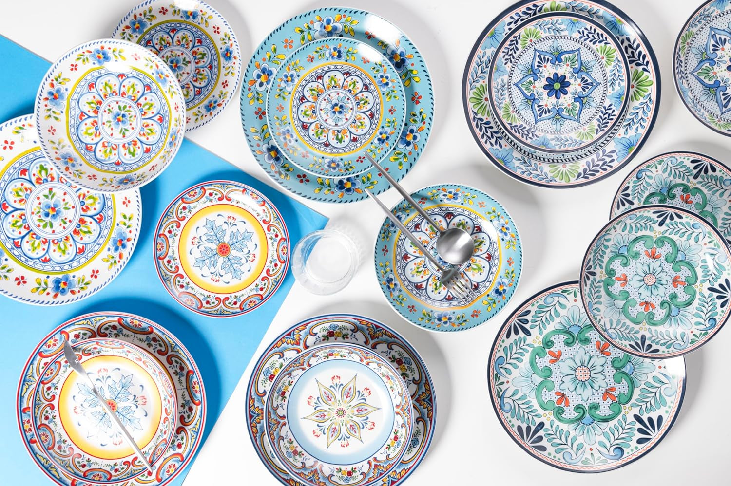 Serviciu de masă din porțelan cu 18 piese, 6 seturi diferite de farfurii, Andaluzia