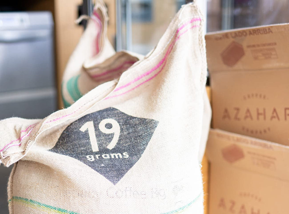 Italo Disco Espresso | 250g ganze Bohne | fair und nachhaltig | frisch geröstet | 100% Arabica Kaffeebohnen | specialty coffee | 19grams Kaffeerösterei