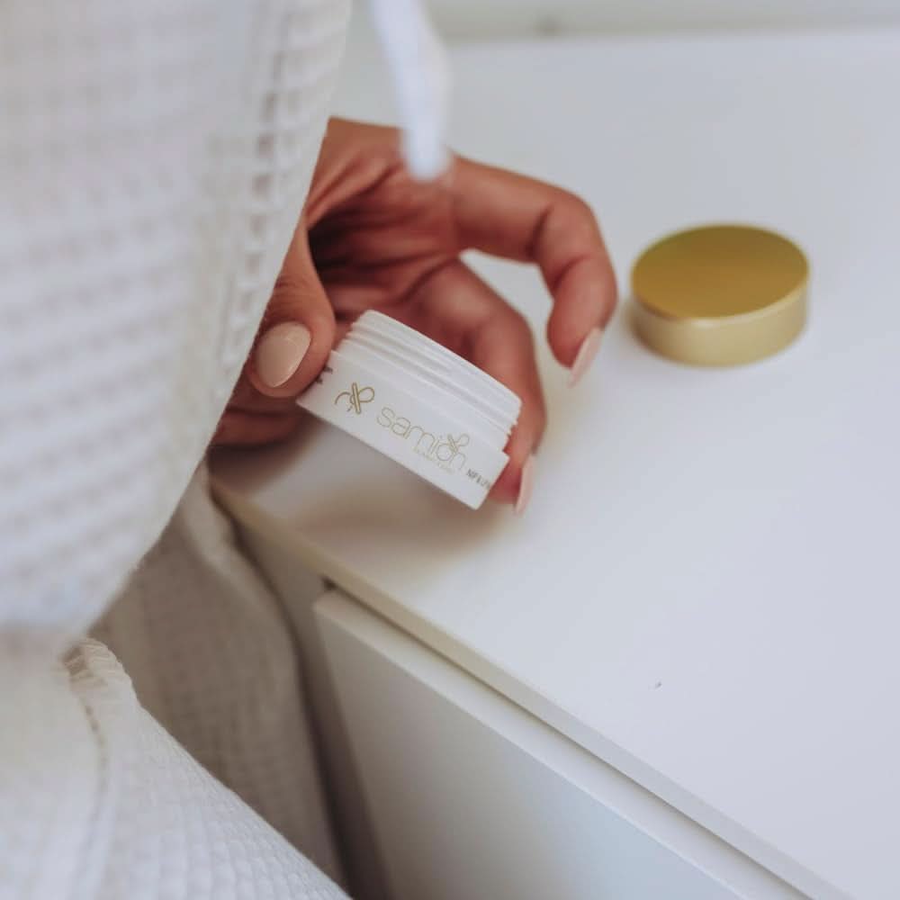 SAMION | LIPPEN- UND LIPPENBALSAM | 15 ml Tiefenpflege | Natürliche Inhaltsstoffe | Vegane Lebensmittel und Stillzubehör Bebe Naty Shop