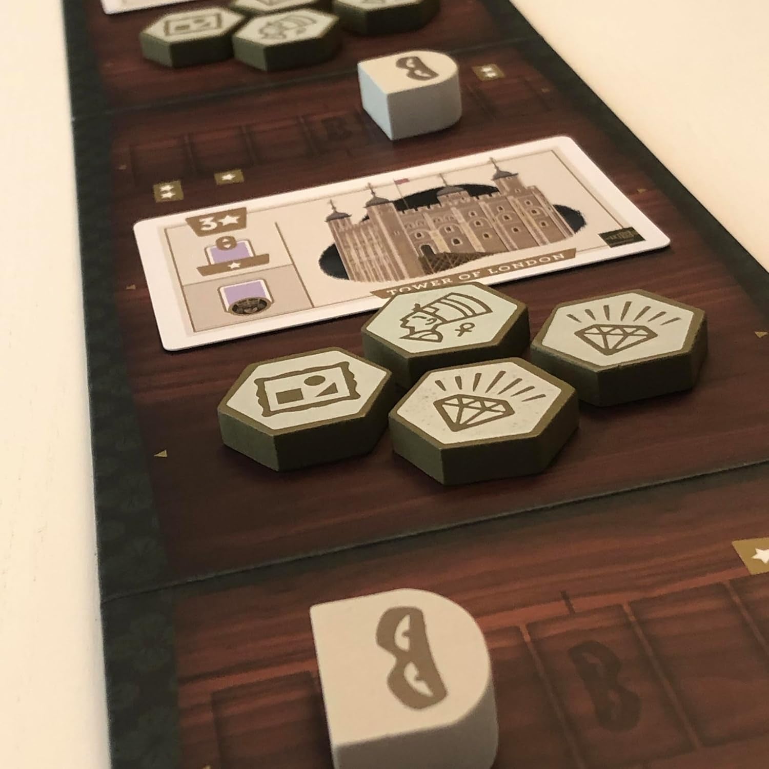 Feuerland Spiele Caper Europe Games, 216 mm x 216 mm x 70 mm, Neutral/Klassisch (Schwarz, Weiß, Grau)