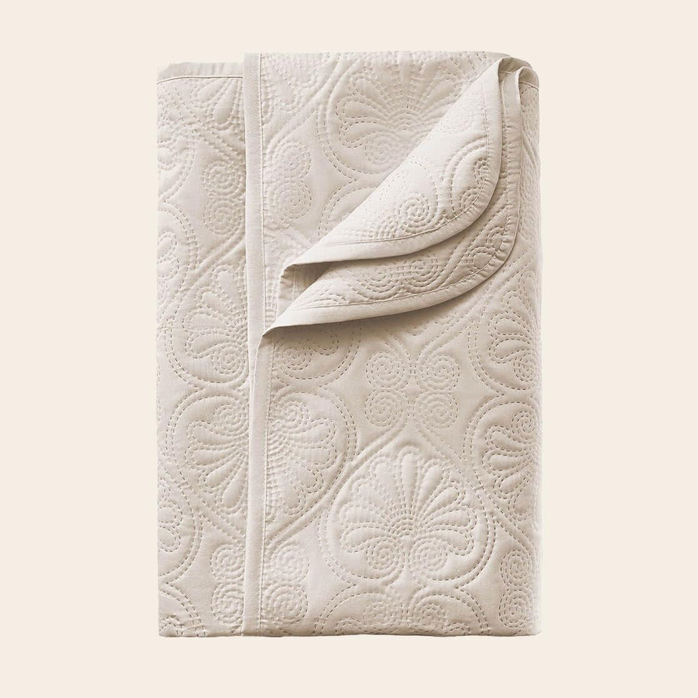 ROOM99 Leila, elegante Tagesdecke in Creme, 240 x 260 cm, vielseitige Tagesdecke als Tagesdecke oder Sofaüberwurf, Decke für Bett und Sofa, Deckenstil, ideal als Tagesdecke, Betten und Decken. Beuche den ROOM99-Store