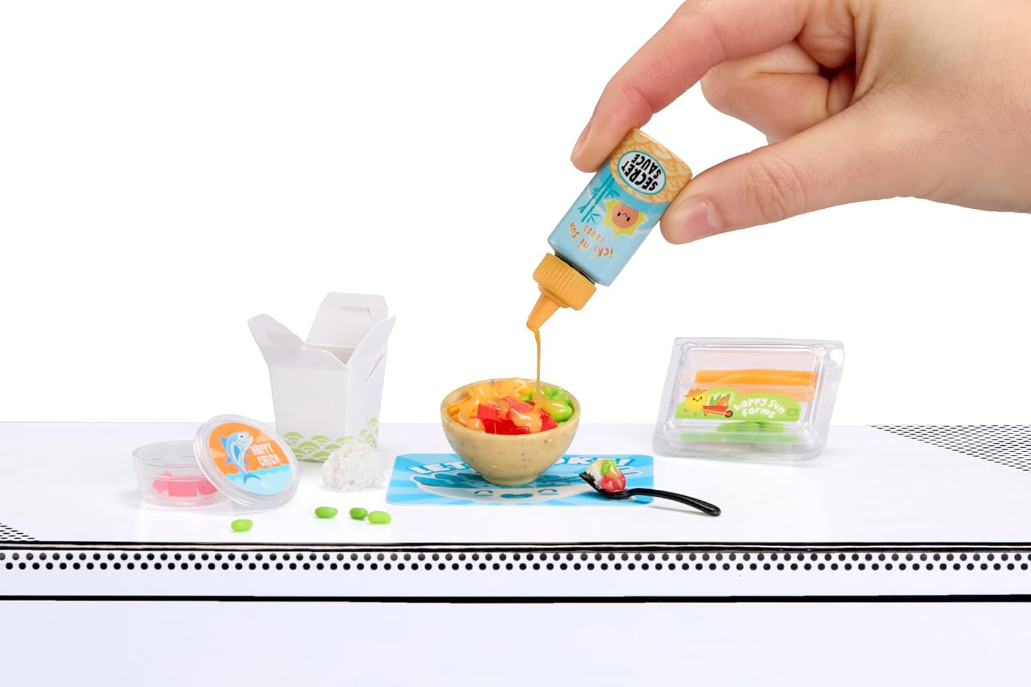 MGA's Miniverse Make It Mini Cafe Serie 6 – Mini-Sammlerstücke aus Harz zum Selbermachen und Ausstellen, mit Nachgebildeten Zutaten, Nicht Essbar – für Sammler und Kinder ab 8 Jahren