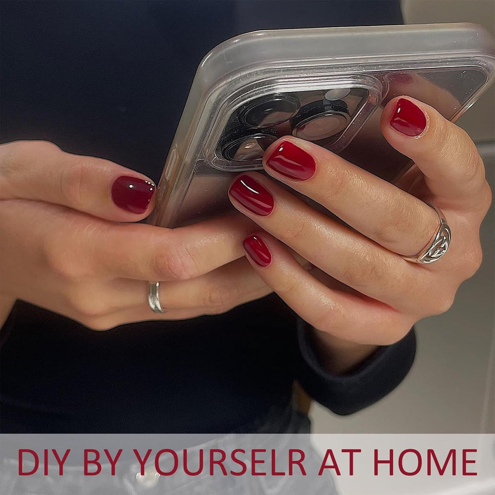 96 buc unghii scurte tip unghii acrilice roșii cu acoperire completă – Unghii artificiale lucioase de Anul Nou, naturale și confortabile pentru femei și fete (stil roșu și strălucitor)