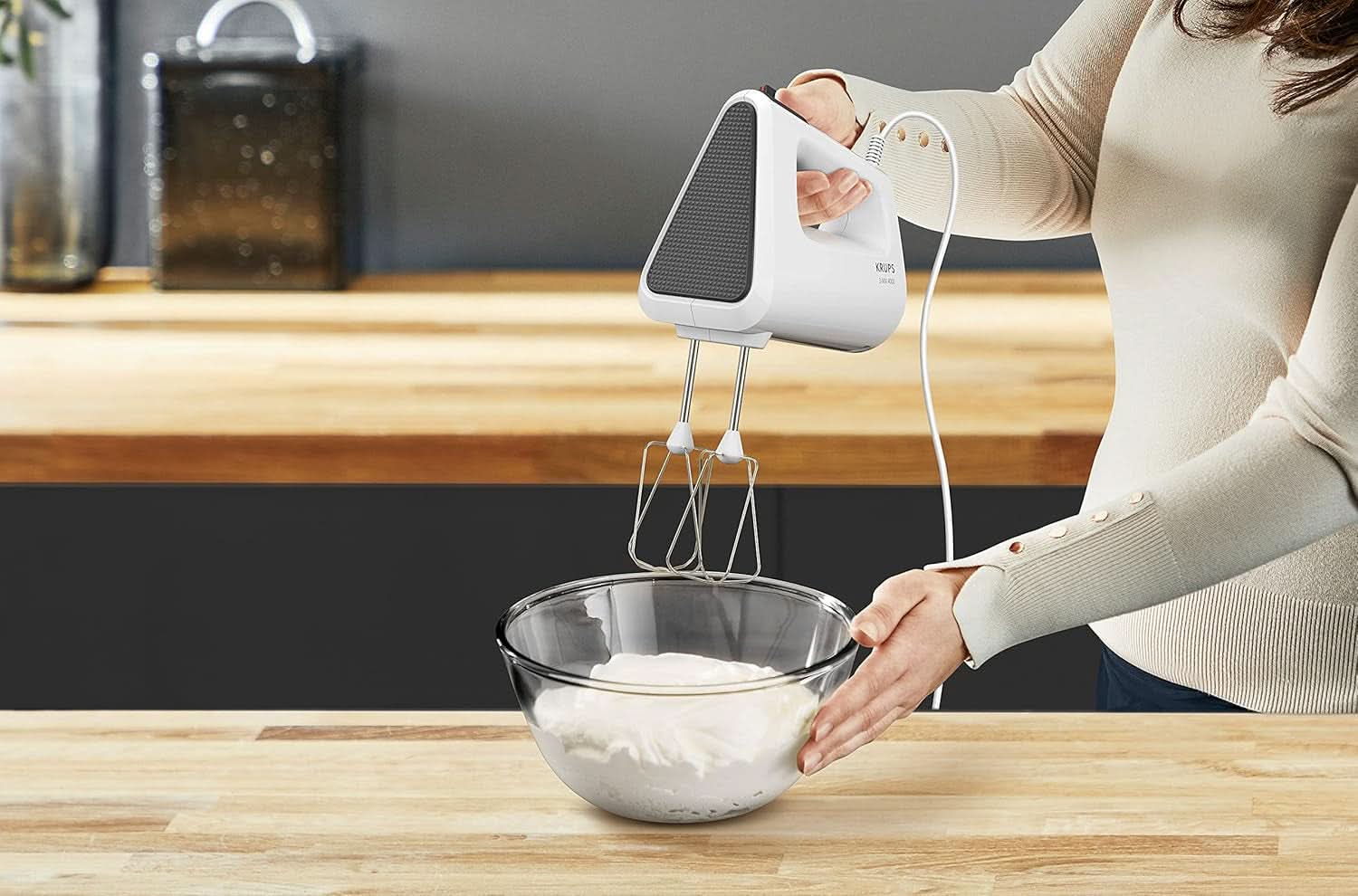 Krups GN4001 3 Mix 4000 Handmixer | 450 Watt | Robustes Design | Variabler Geschwindigkeitsregler | Turbo- und Auswurf-Funktion | inkl. 2 Rührbesen und 2 Knethaken | Weiß/Grau Kitchen Naty Shop