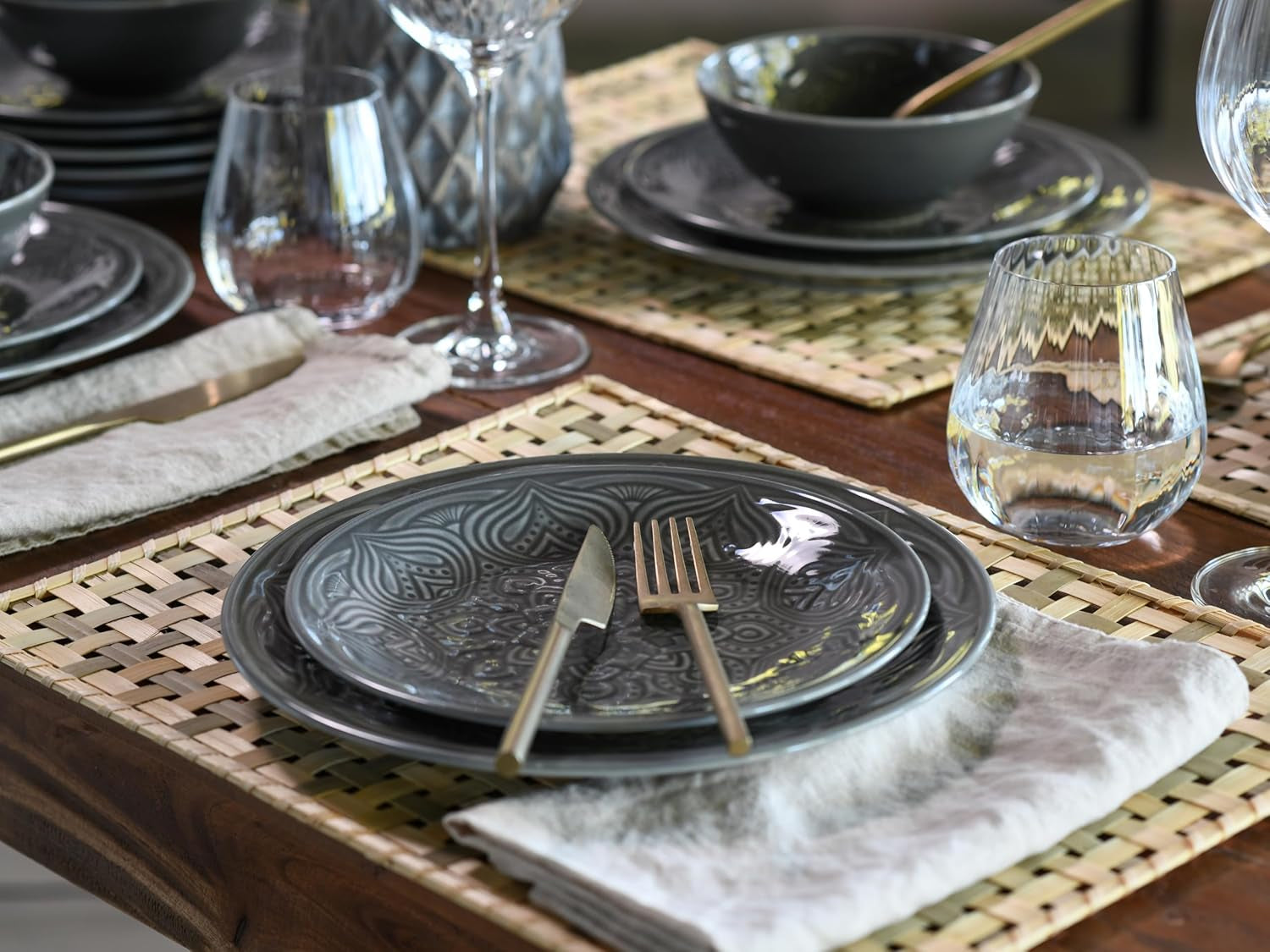 Creatable, 21627, Serie Orient Mandala, 18-Teiliges Geschirrset, Teller Set Aus Porzellan, Spülmaschinen- Und Mikrowellengeeignet, Made in Europe Seturi vesela masa Naty Shop