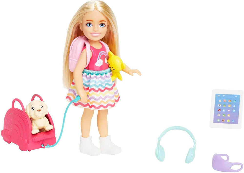 Jucărie Barbie, păpușă Chelsea și accesorii, set de călătorie cu câine și 6 piese, inclusiv suport pentru câine, HJY17 Papusi Naty Shop Set de călătorie pentru păpușa Chelsea
