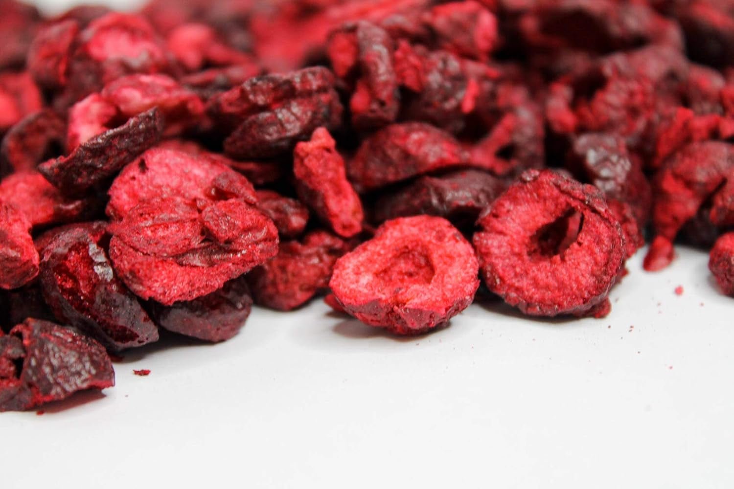 Cireșe liofilizate 100g - Cireșe amare liofilizate - Fructe uscate liofilizate - Cireșe amare uscate în felii - Perfect pentru coacere, decorare, muesli și deserturi Produse deshidratate Naty Shop