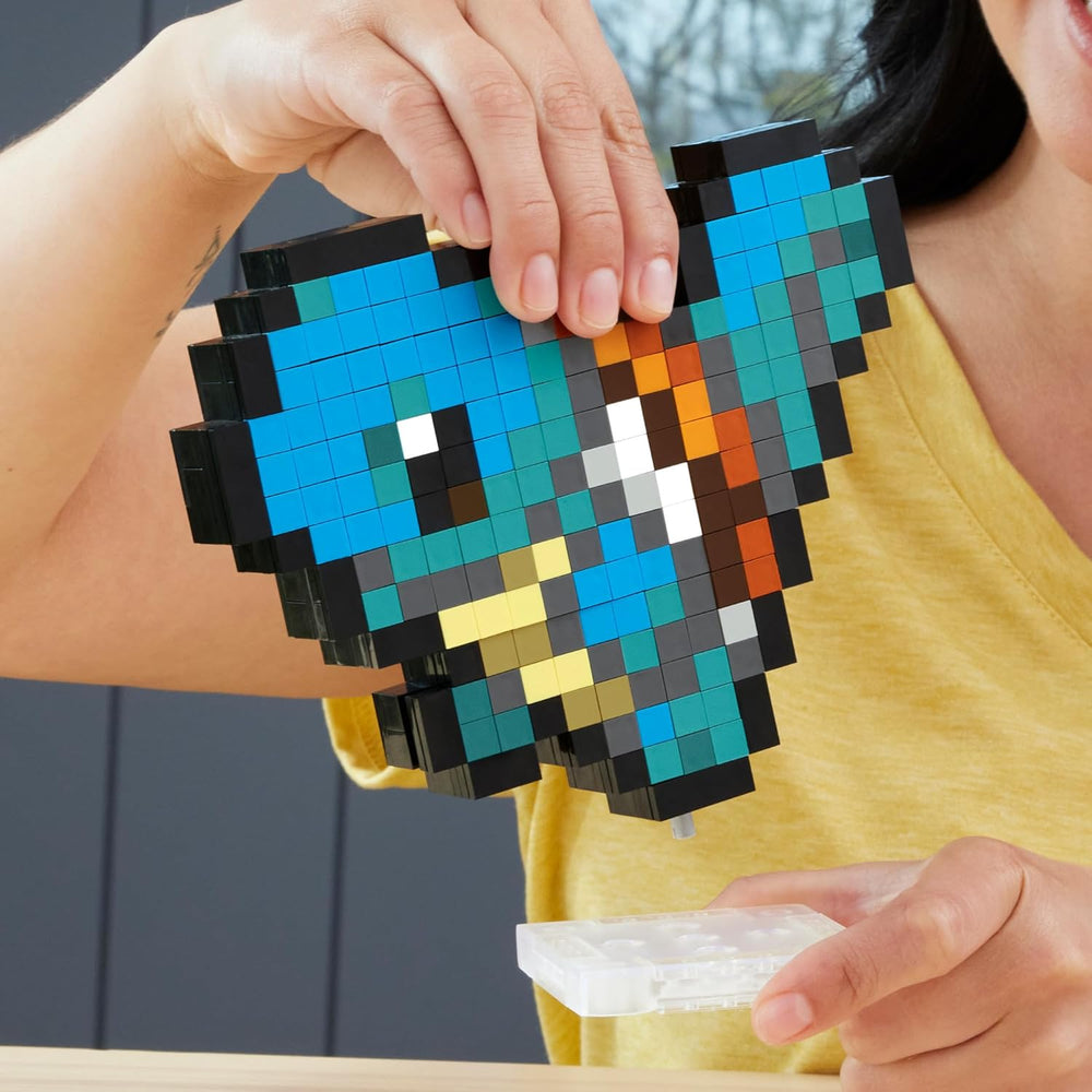 MEGA Pokémon Schiggy - zusammenbaubare Figur im Retro-Look, Pixel Art, 15 cm groß, inklusive Basis zur Wandmontage, für Erwachsene und erfahrene Sammler, HTH77