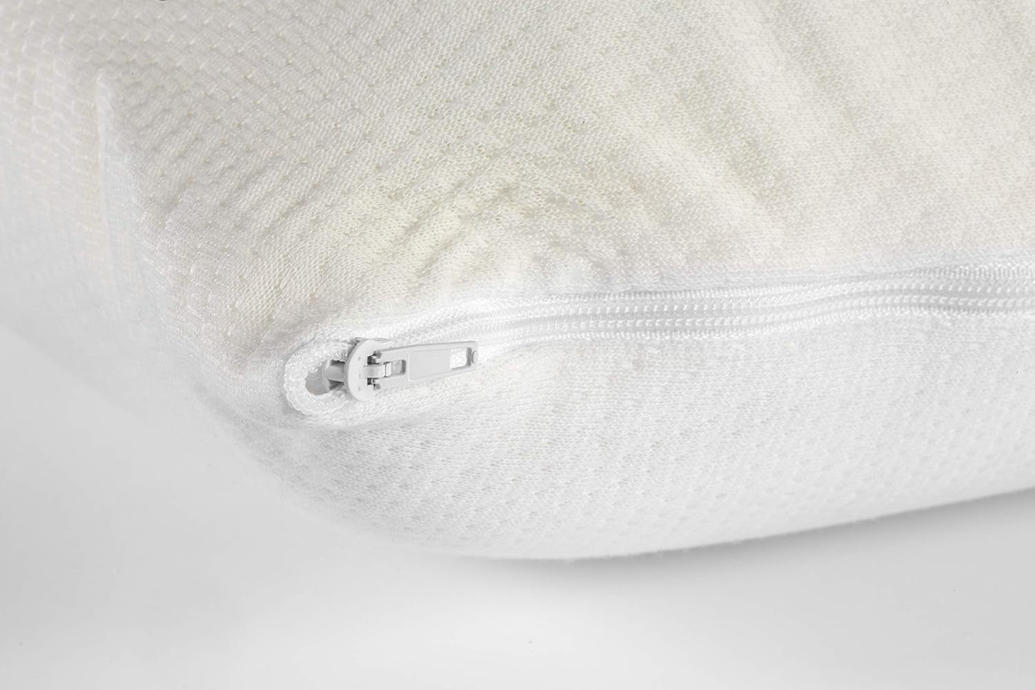 V.I.P. Very Important Pillow V.I.P. Pernă din spumă de memorie cu dispozitiv medical, fabricată în Italia, 48 X 78 X 12 cm Perne standard Naty Shop