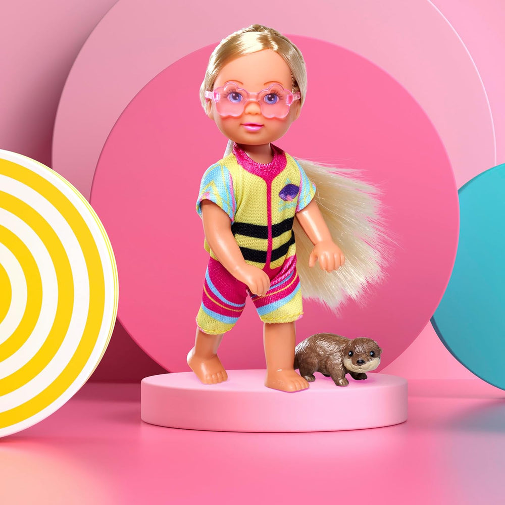 Simba Evi Love Kayak, Spielpuppe Macht eine Kajaktour, mit Passantenbekleidung, Helm, Paddel, Sonnenbrille und Otter, 12cm, ab 3 Jahren