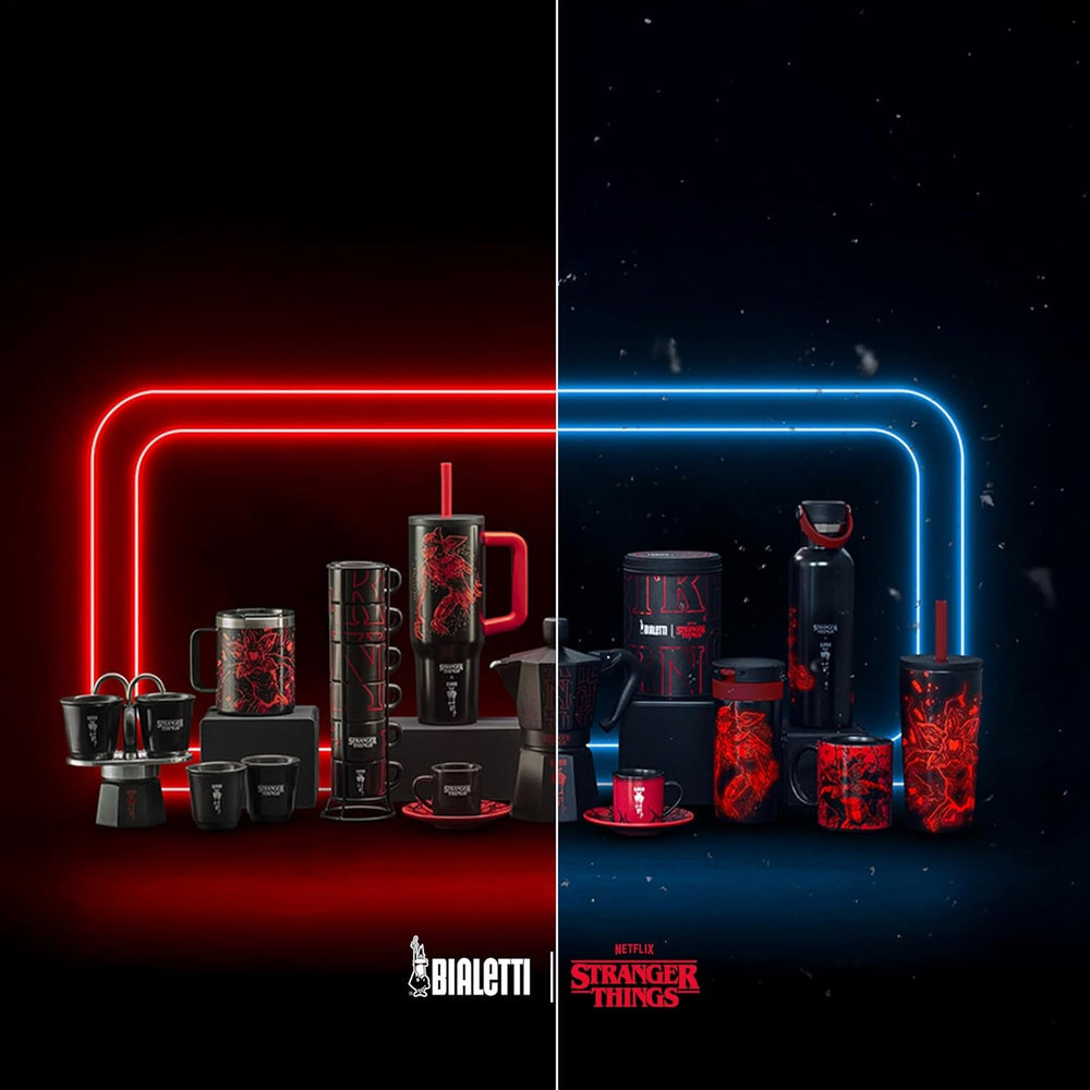 Bialetti Moka Express Stranger Things Cafetiera cu 3 căni, Buton muzical cu funcție de încărcare USB-C, Nu este potrivită pentru plite cu inducție, 3 căni (130 ml), Negru