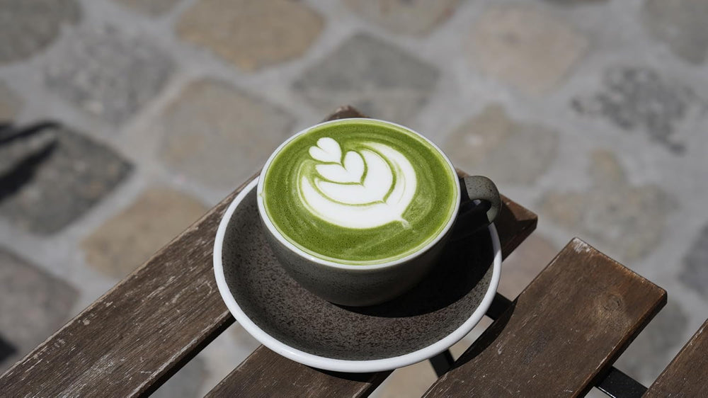 Matcha de calitate ceremonială din Japonia – pudră de matcha 100% naturală, măcinată manual din prima recoltă, ceai verde japonez original în cutie de 40 g – calitate pură și tradițională