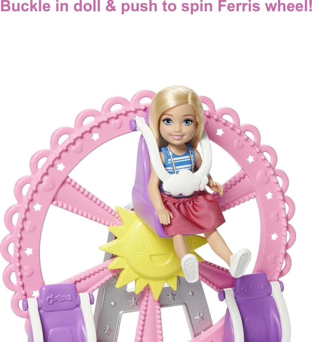 Barbie GHV82 - Chelsea Fairground Playset Cu Păpușă, Aprox. 15 Cm, Blondă, Cu Modă Și Accesorii, Cu Roată Ferris, Mașini Bumper, Pui Și Mai Mult, Jucărie Cadou Pentru Copii De La 3 La 7 Ani Papusi Naty Shop