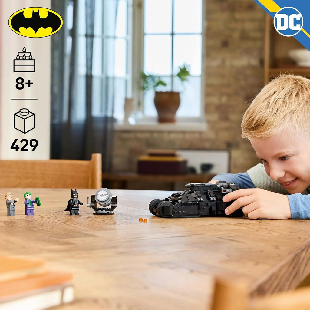 LEGO DC Batman: Batman Tumbler Vs. Two-Face & Joker - Jucărie de supererou cu Batmobile Car - Playset cu minifigurine - Cadou pentru băieți și fete de la 8 ani 76303 Seturi de constructie Besuche den LEGO-Store