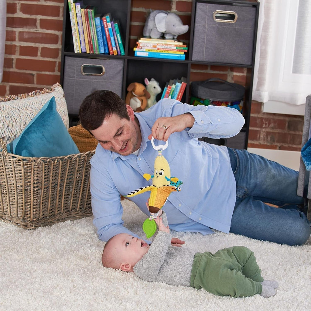 LAMAZE Bea the Banana, Clip pe cărucior și cărucior Jucărie pentru nou-născut, jucărie senzorială pentru bebeluși cu culori și sunete, jucărie de dezvoltare pentru băieți și fete cu vârsta cuprinsă între 0 și 24 de luni, galben Jucarii Bebe Naty Shop
