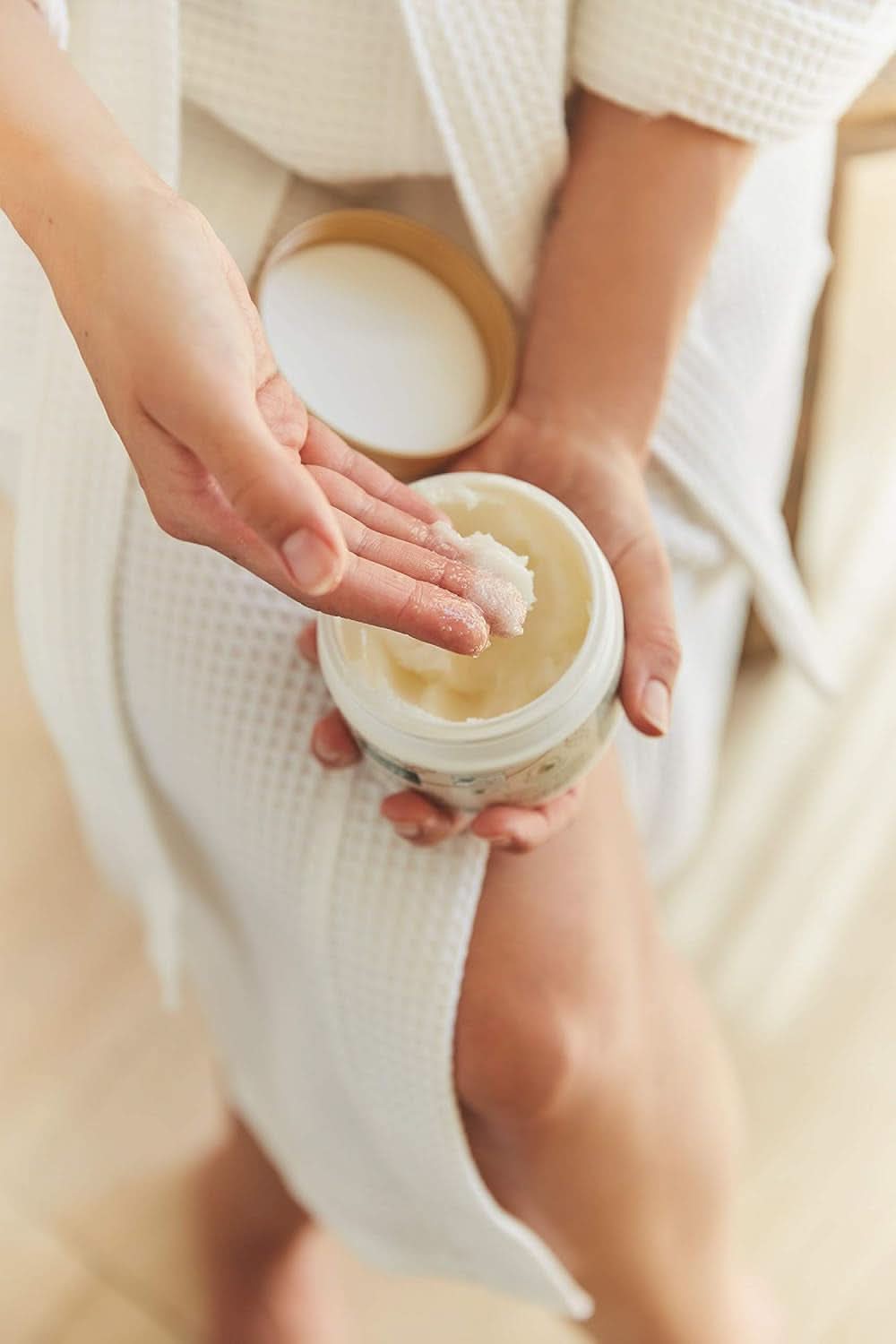 Kneipp Pampering Cream Oil Scrub, 200 ml Cosmetice si Infrumusetare Naty Shop