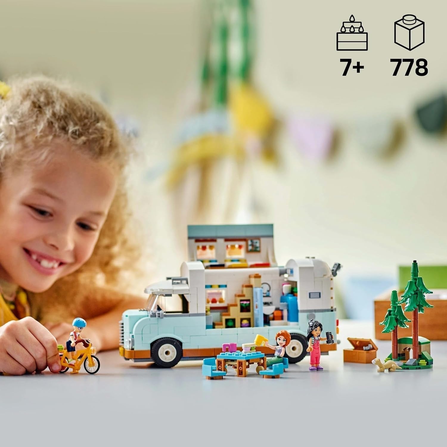 LEGO Friends Caravan, Rollenspiel-Bauset mit Spielzeug-Caravan, Geschenk für Mädchen ab 7 Jahren, kreatives Spielset mit 3 Minifiguren und Frettchen-Tierfigur 42663 Bausets Besuchen Sie den LEGO-Store