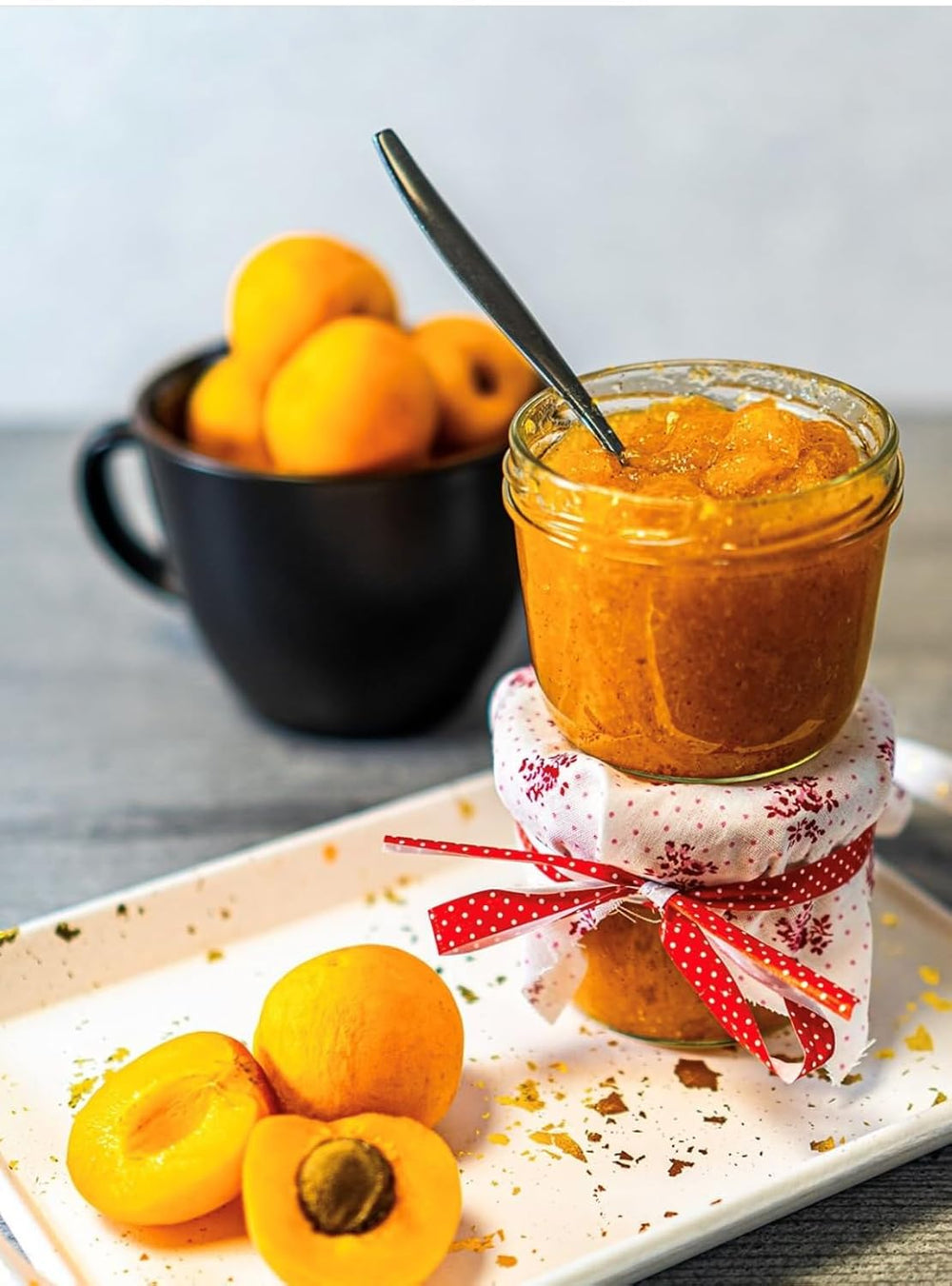 RUF Bio Bourbon Vanille-Mühle, Gewürz-Mühle aus aromasicherem Glas, Vegan, Verstellbares Mühlwerk, Vanilleschoten zum Backen und Kochen, 1 x 7,5 g