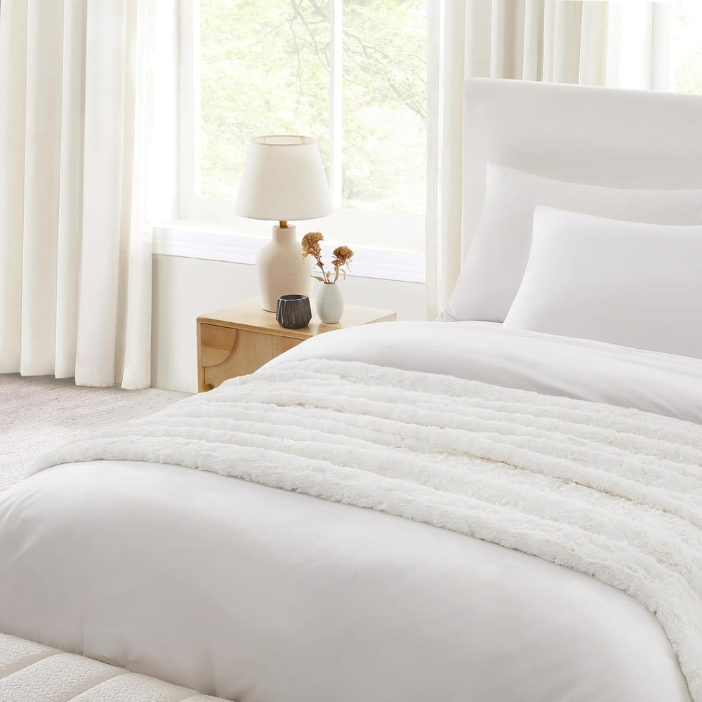 UGG Adalee 10483 Überwurfdecke aus weichem Kunstfell, wendbar, luxuriös, gemütlich, flauschig, flauschig, Hotelstil, Boho, Heimdekoration, weiche, luxuriöse, bequeme Decken für Couch, 178 x 127 cm, UGG-Betten und Decken