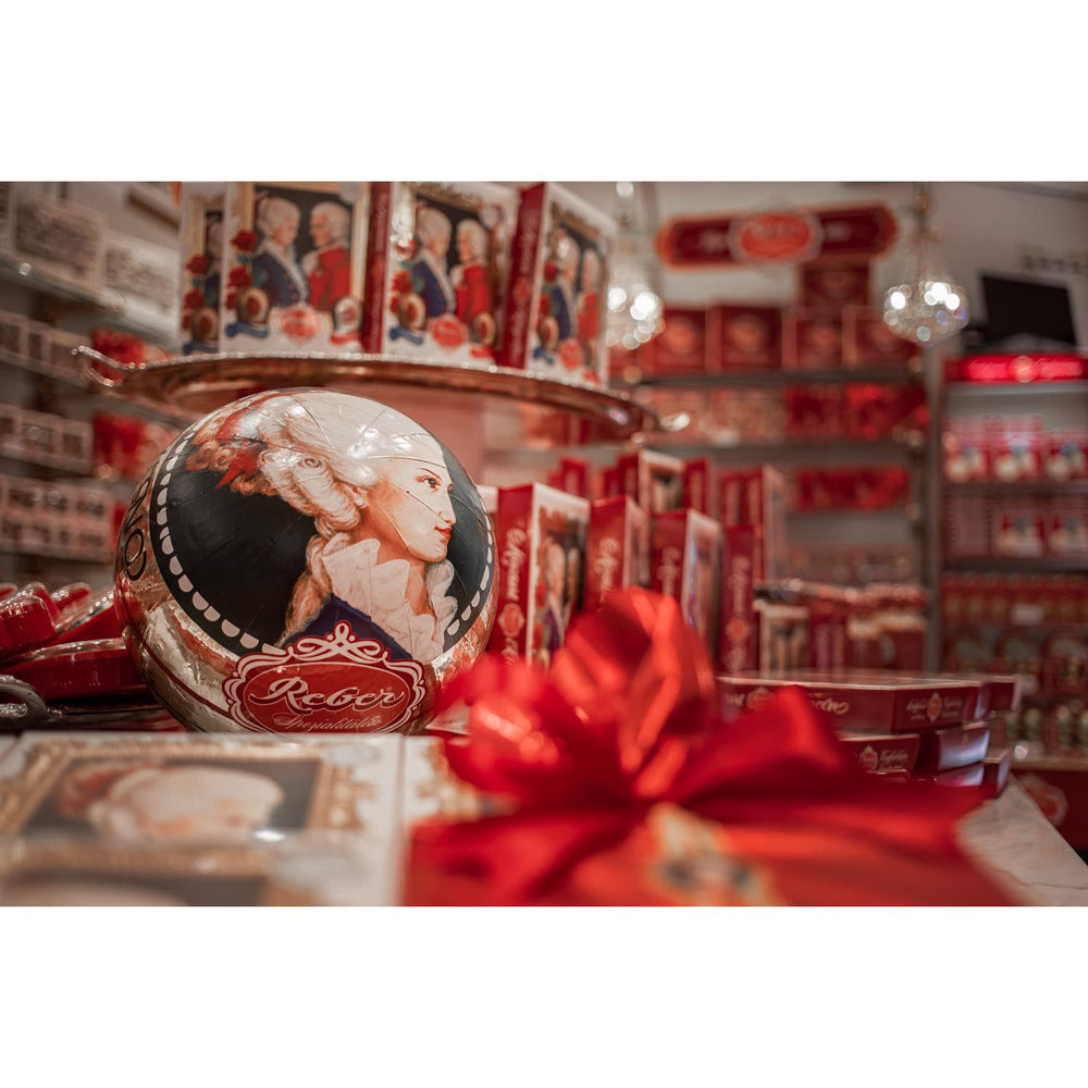 Reber Authentische Mozartkugeln Christmas Edition, dunkle Schokolade, Pralinen, Marzipan-Nougat, ideales Weihnachtsgeschenk, 12 Stück
