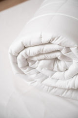 Bettdecke TRAMAS+ 200 Gr/M² für Betten aus silikonisierten Hohlfasern – 150 x 220 cm – Öko-Tex-zertifiziert – Weiß, weich, warm, minimalistisch – Bett 90 cm Bettdecken und Steppdecken Naty Shop