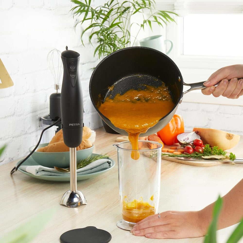 Petra PT2827BMBLKVDE 3-In-1 Mixer – Bpa-Free Attachments, 500Ml-Schüssel, 700Ml-Becher, Schneebesen, Mixen, Zerkleinern, 2 Geschwindigkeiten, Edelstahlklingen, Für Babynahrung, Smoothies, Saucen, 350W Mutter und Kind Naty Shop