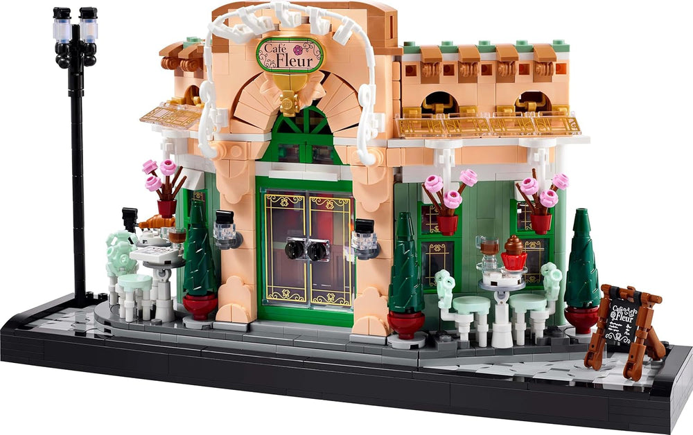 LEGO Icons Französisches Café – Dekorationen für Wohnzimmer oder Büro – Bauset für Erwachsene inklusive malerischer Fassade, hängendem Blumentopf und Stühlen – Geschenk für Männer und Frauen 10362 Bausets Besuchen Sie den LEGO-Store