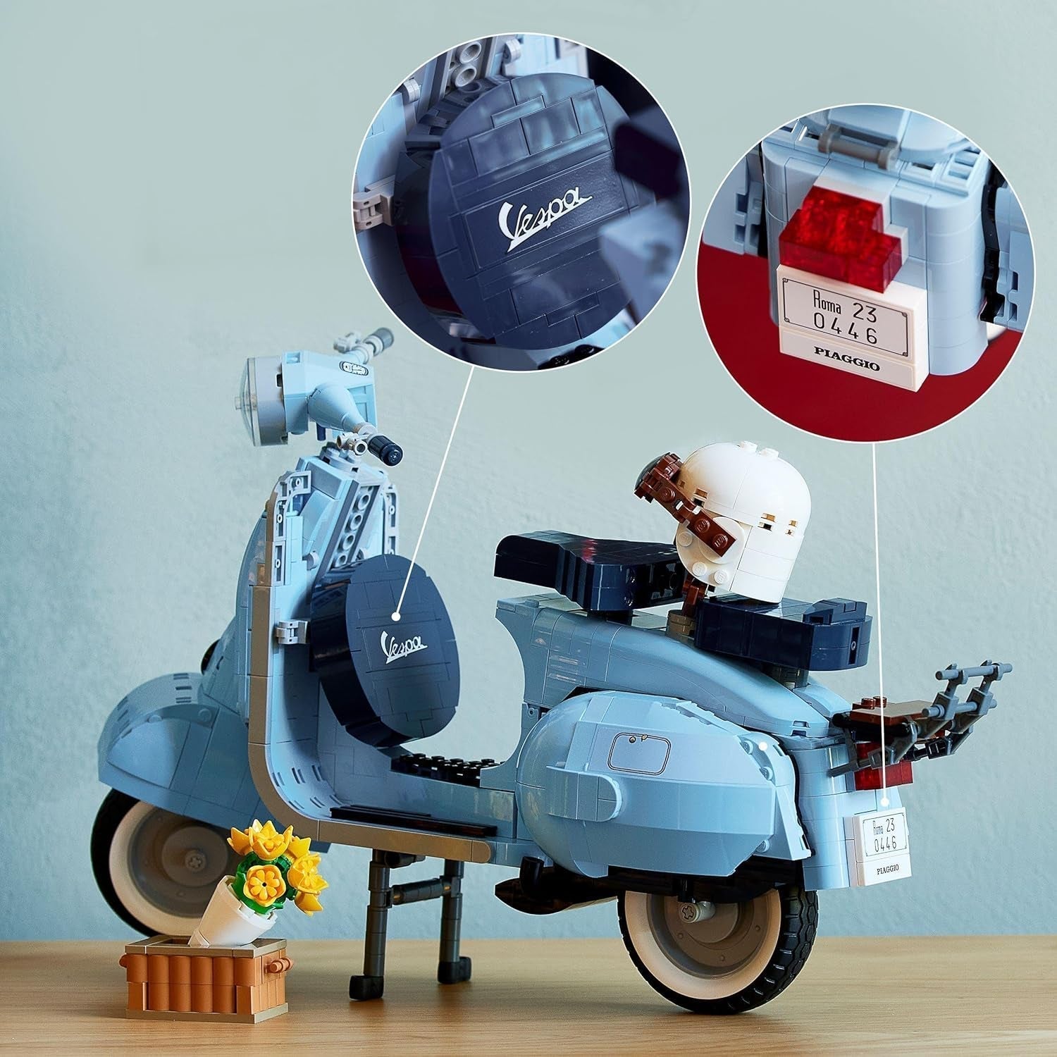 LEGO Icons Vespa 125, baubares Motorradmodell, italienischer Vintage-Roller, Modellbausatz für Erwachsene, Ausstellungsstück als Raumdekoration, Geschenke für Frauen und Männer 10298 Bausätze Besuchen Sie den LEGO-Store