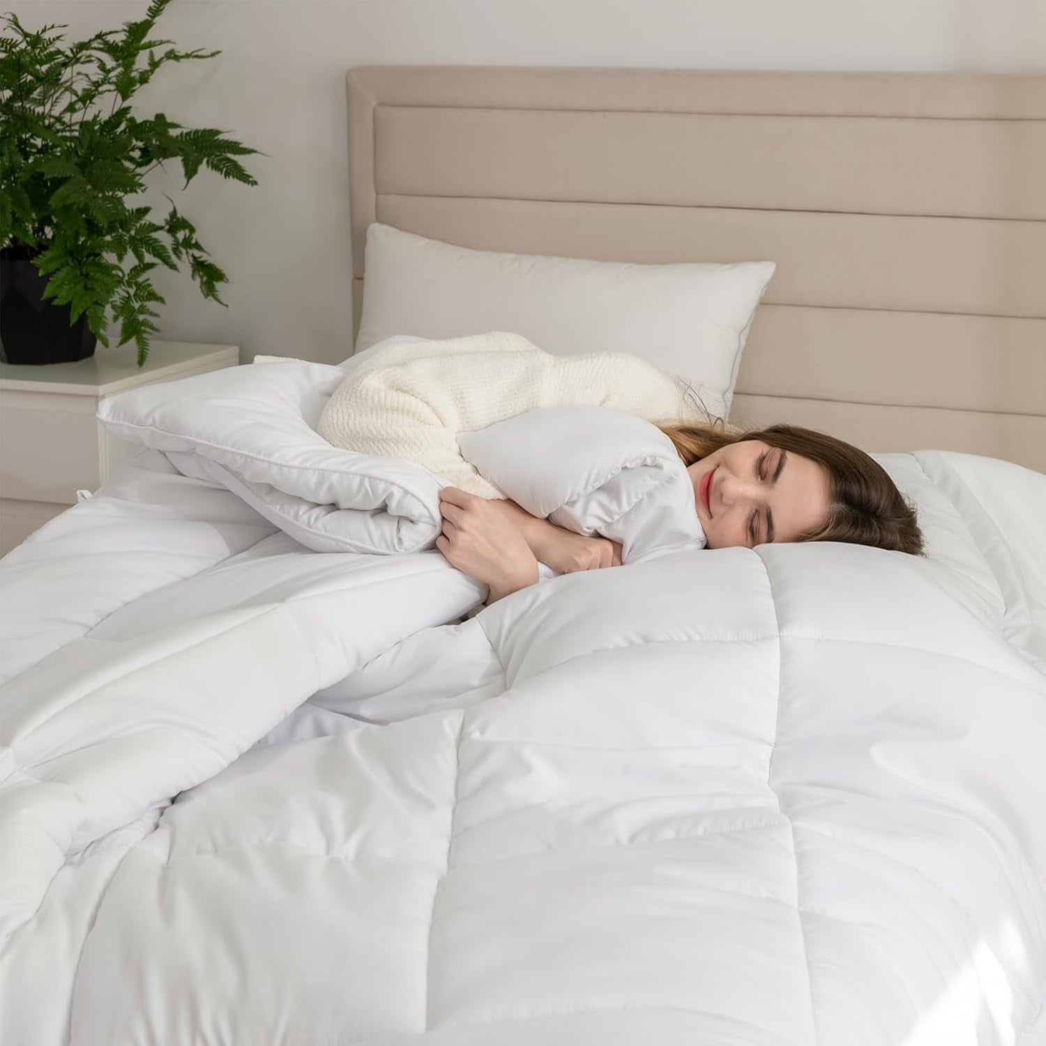 Good Nite Winterdecke 200 x 200 cm, 460 g/m², warme Bettdecke für Winterbettwäsche, mit Polyester gefüllte Steppdecke, Mikrofaser, weiße Schlafdecke, 200 x 200 cm, Steppdecken und Steppdecken, Naty Shop