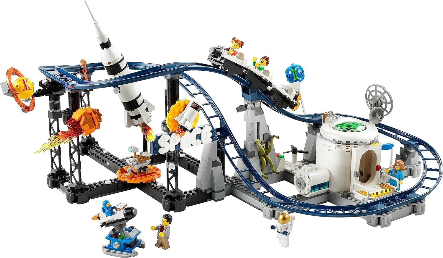 LEGO 31142 Creator 3-in-1-Weltraum-Achterbahn-Spielzeugset für Kinder mit funktionierenden Wagen, lässt sich in einen Freifallturm oder ein Karussell mit Raketen und leuchtenden Steinen umbauen. Besuchen Sie den LEGO-Store