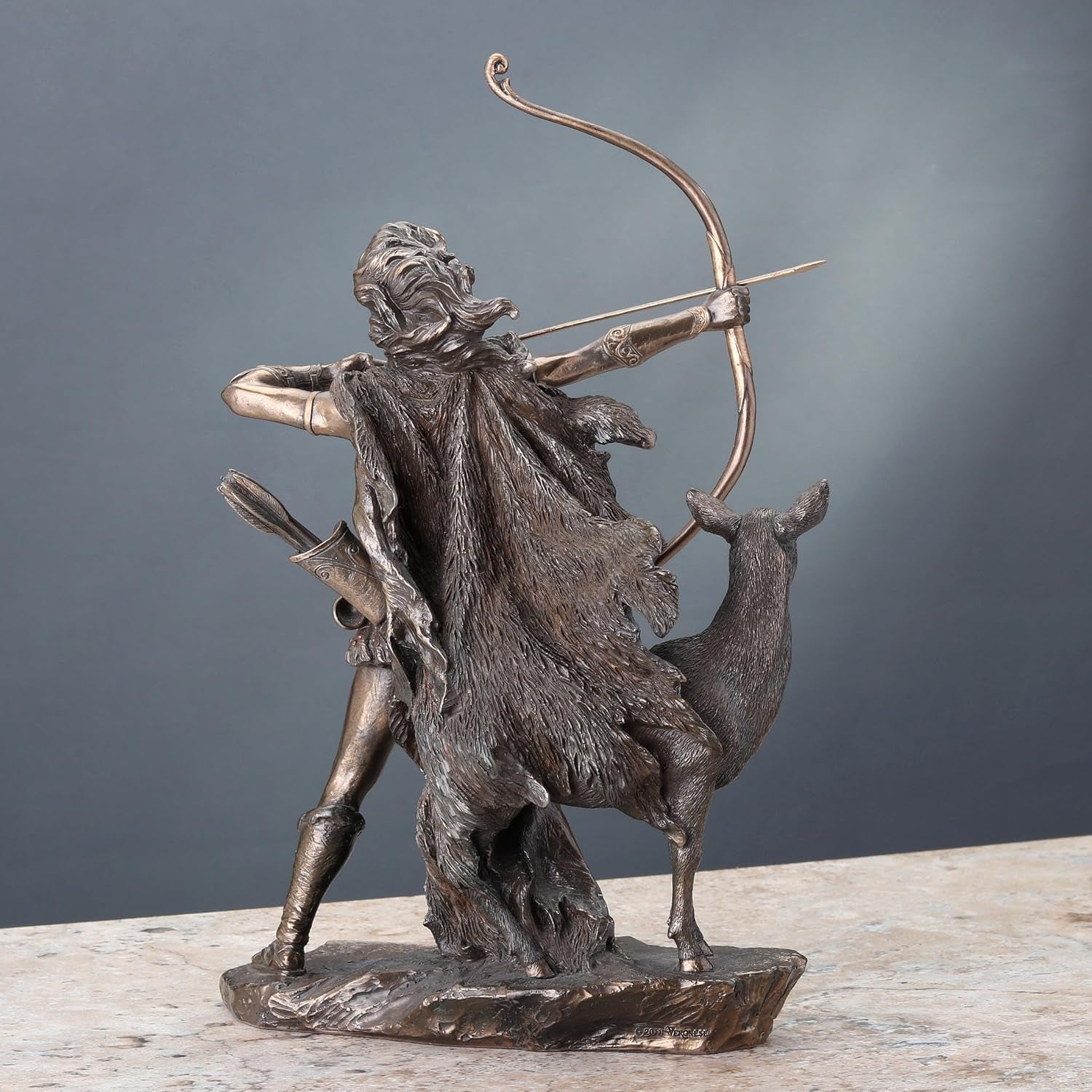 Statuia din bronz a zeiței vânătorii și a sălbăticiei Statuete si sculpturi Naty Shop